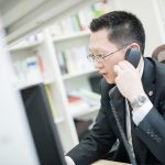 丁寧な対応をする弁護士宮崎耕平